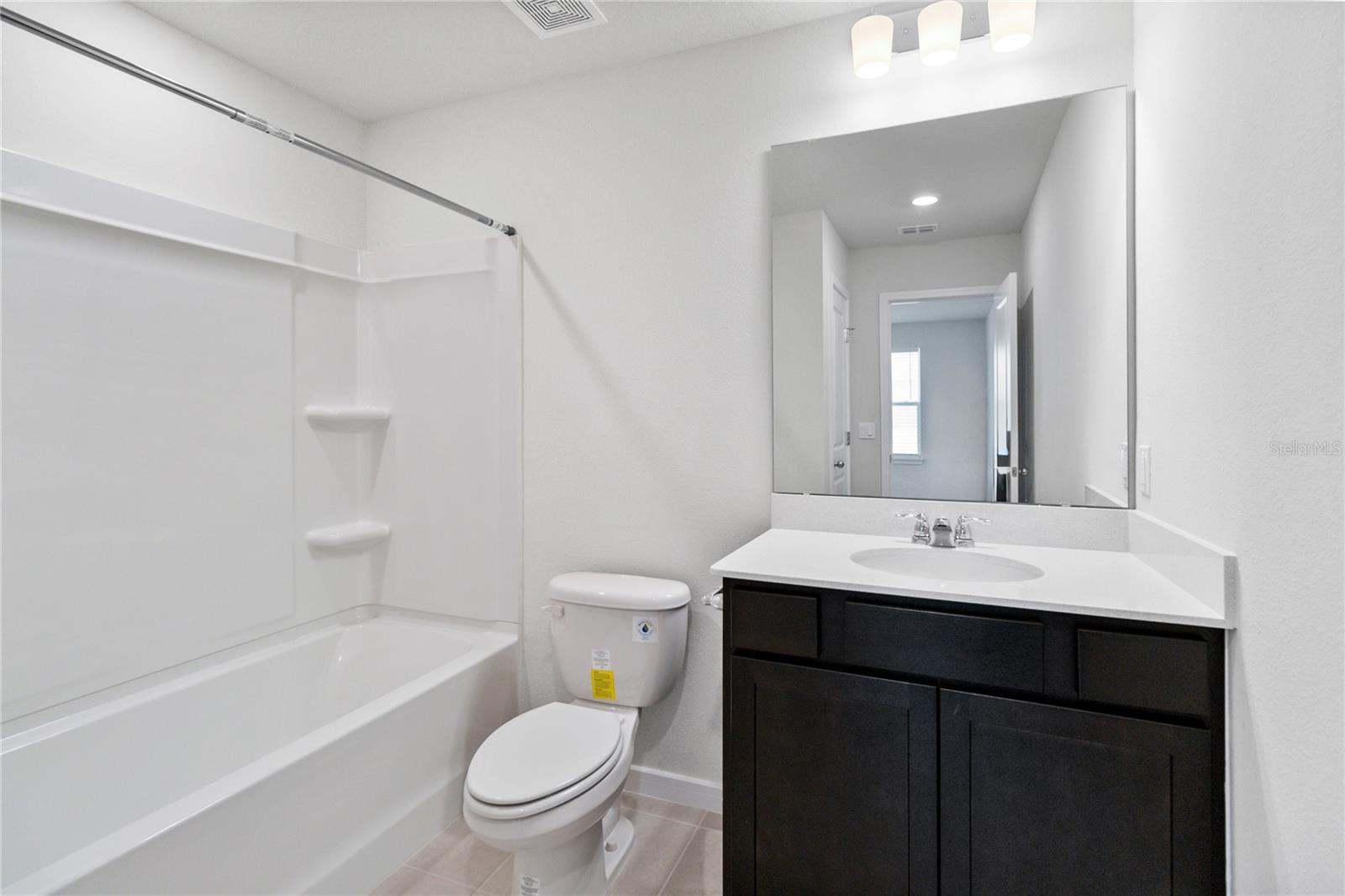 AMELIA GROVES - Residential Lease