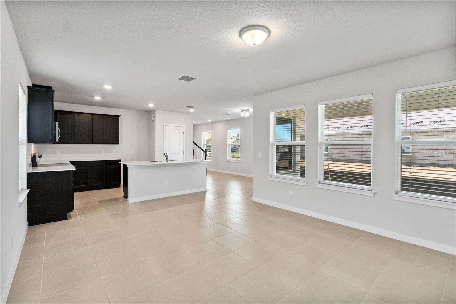 AMELIA GROVES - Residential Lease