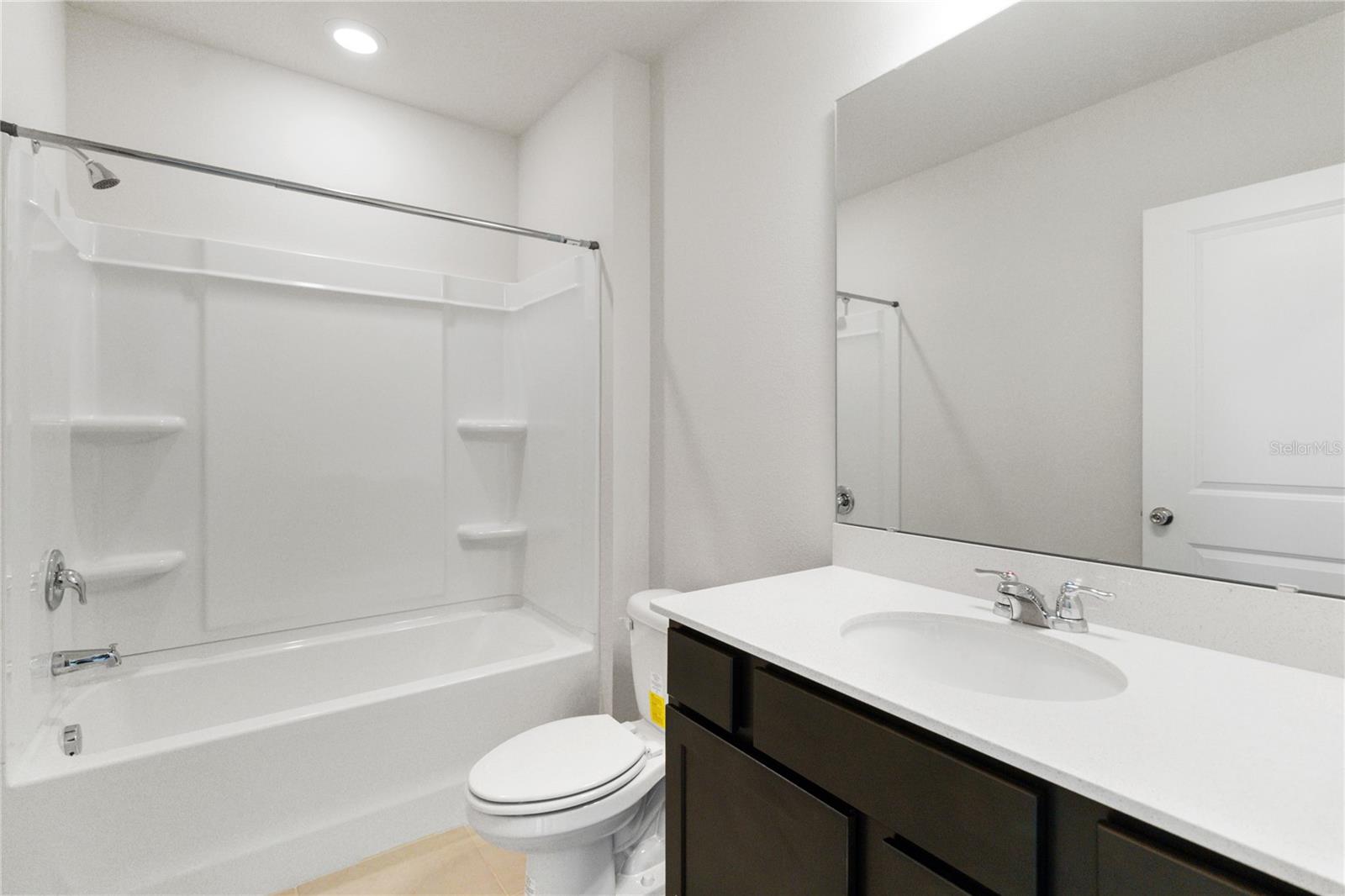 AMELIA GROVES - Residential Lease