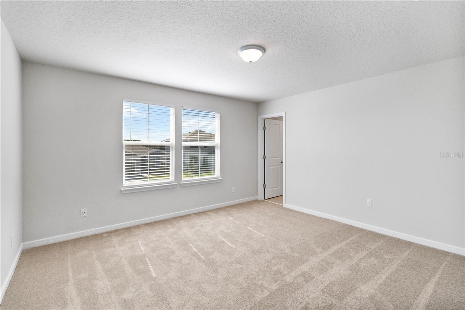 AMELIA GROVES - Residential Lease