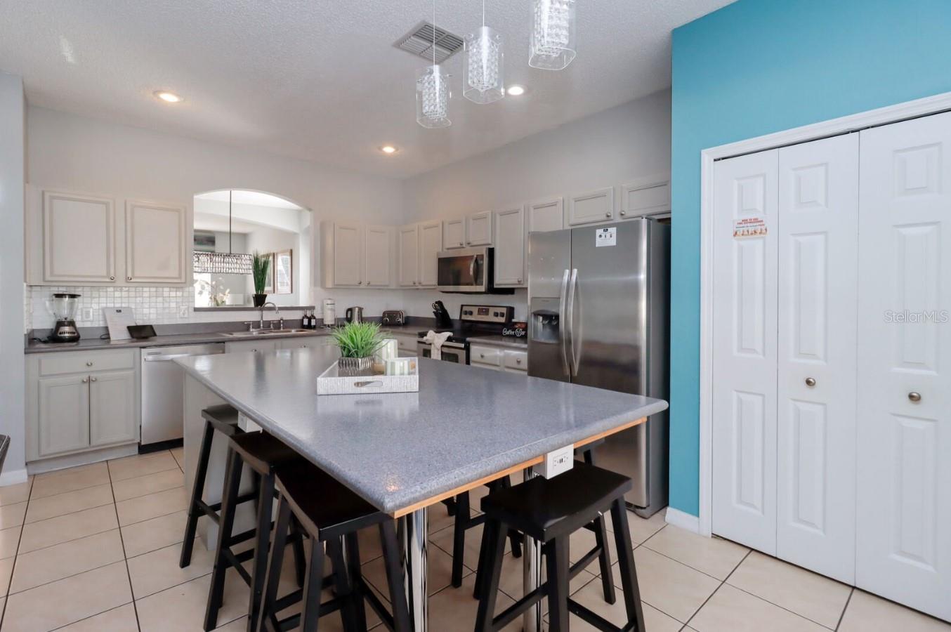 SEASONS - Residential