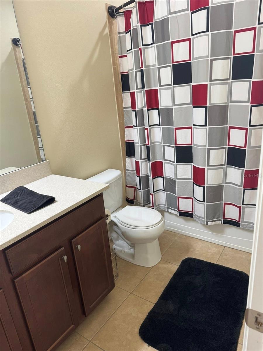 SOMERSET CHASE - Residential