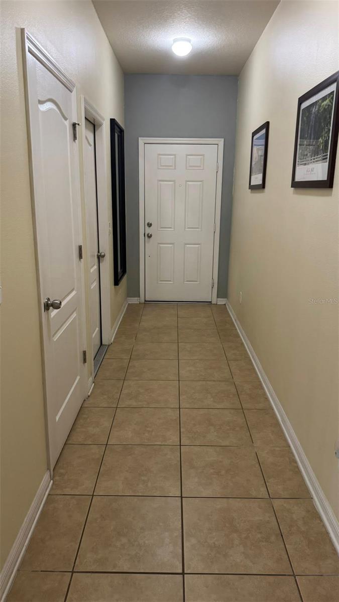 SOMERSET CHASE - Residential