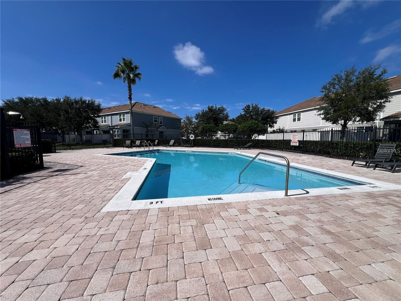 SOMERSET CHASE - Residential