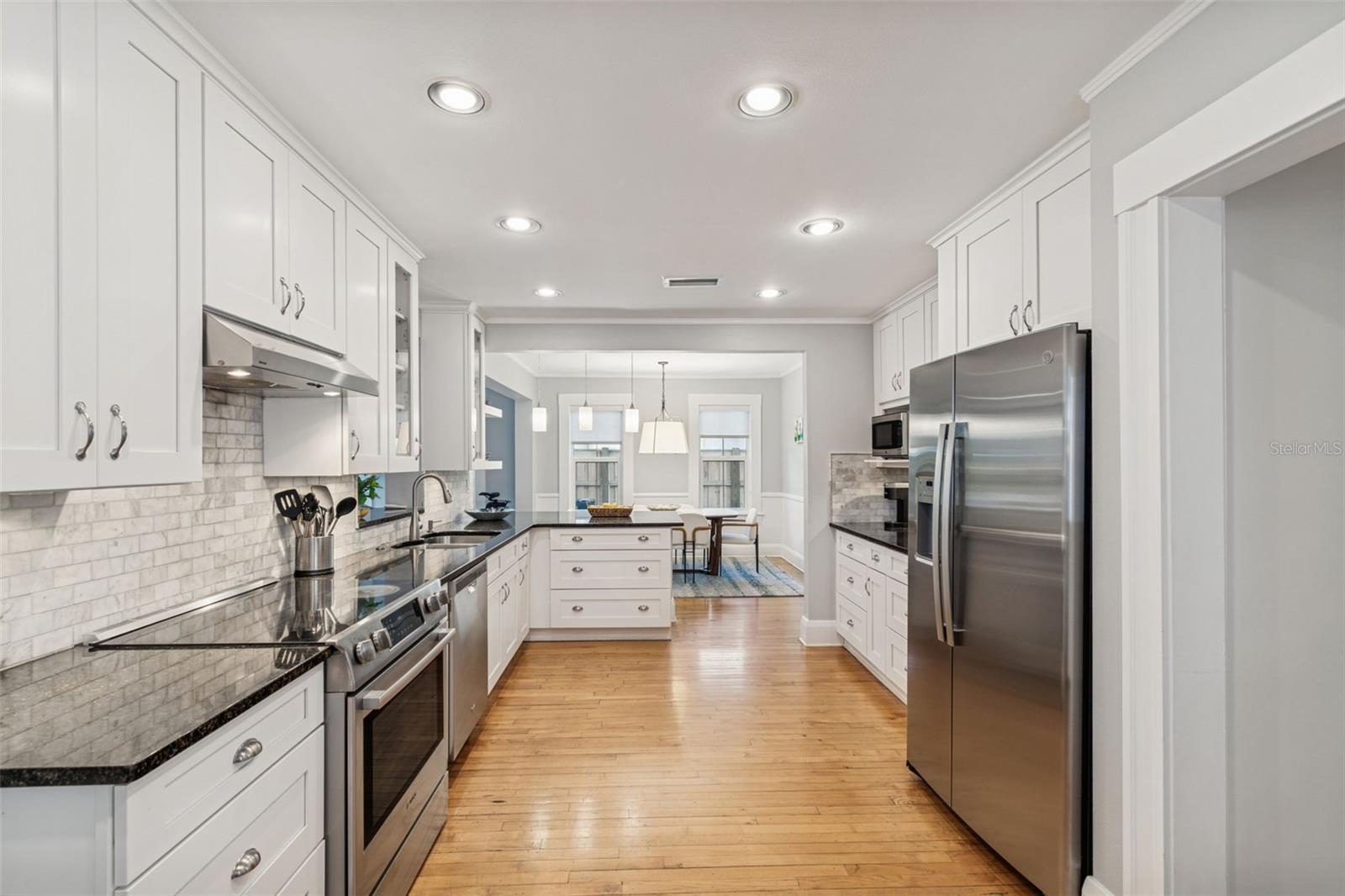 NORTH NEW SUBURB BEAUTIFUL - Residential