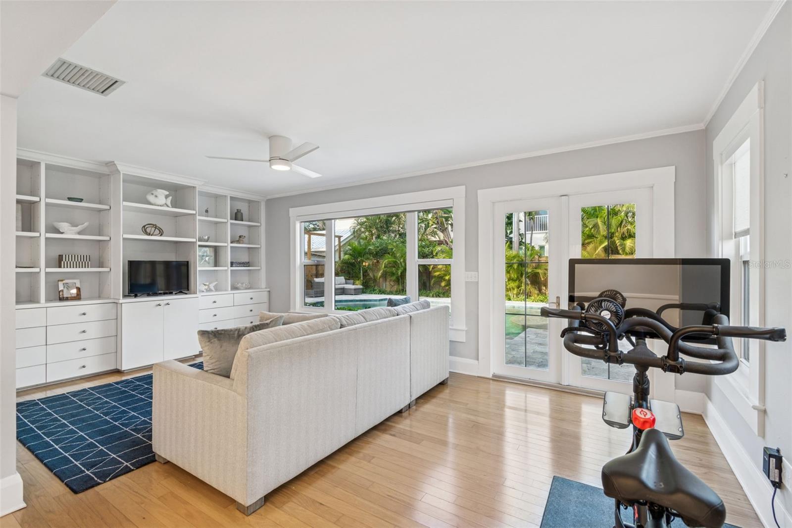 NORTH NEW SUBURB BEAUTIFUL - Residential