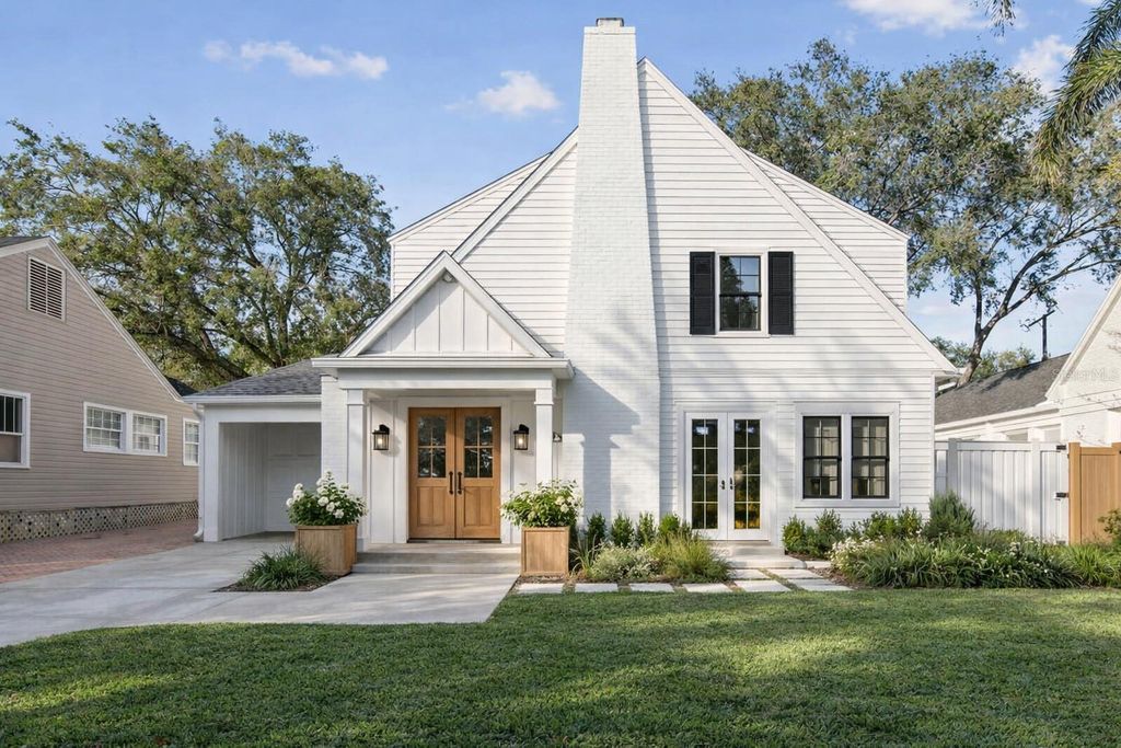 Photo of 2527 W Watrous Avenue, Tampa, FL 33629 (MLS # TB8465281)