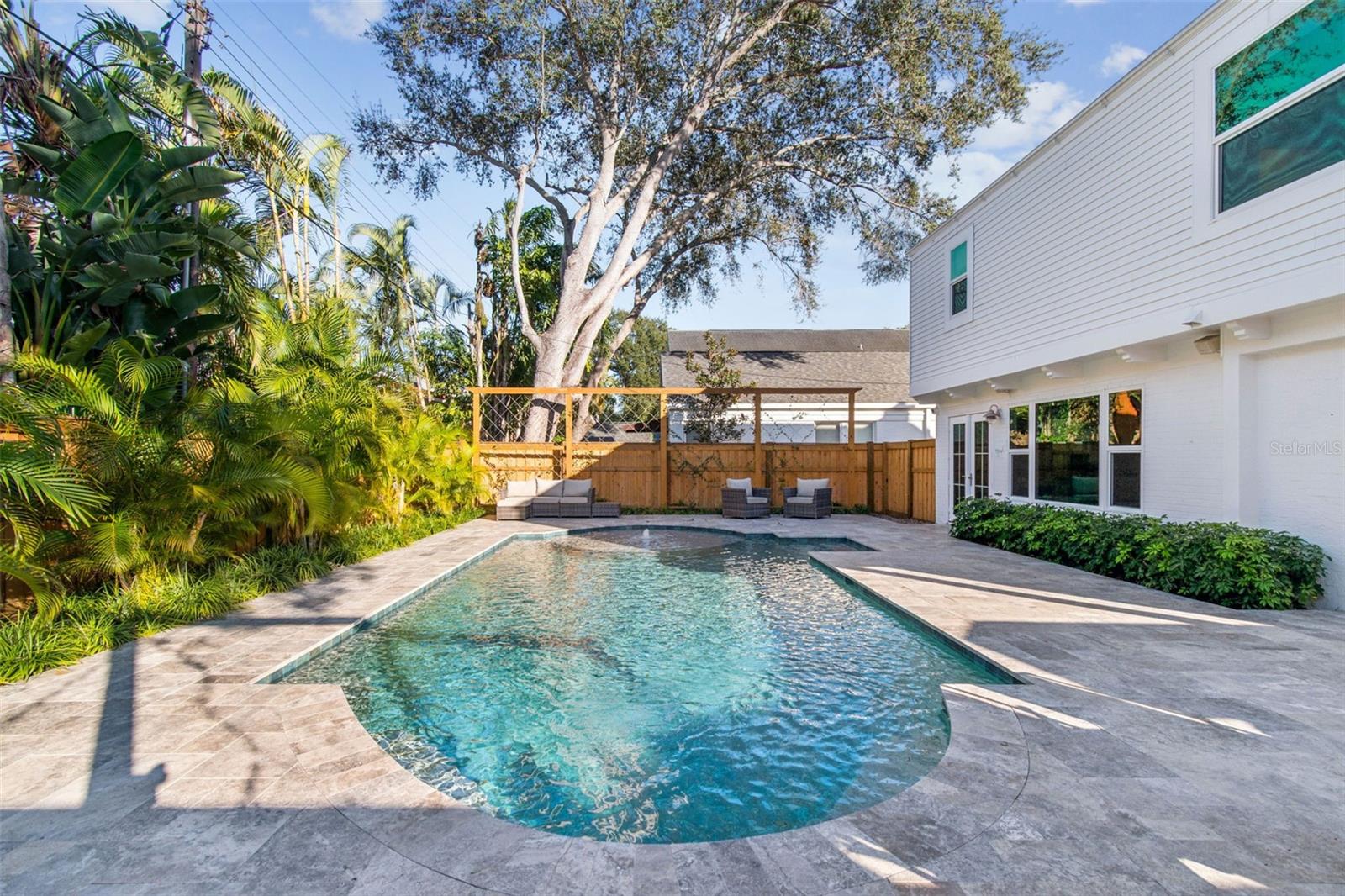 NORTH NEW SUBURB BEAUTIFUL - Residential