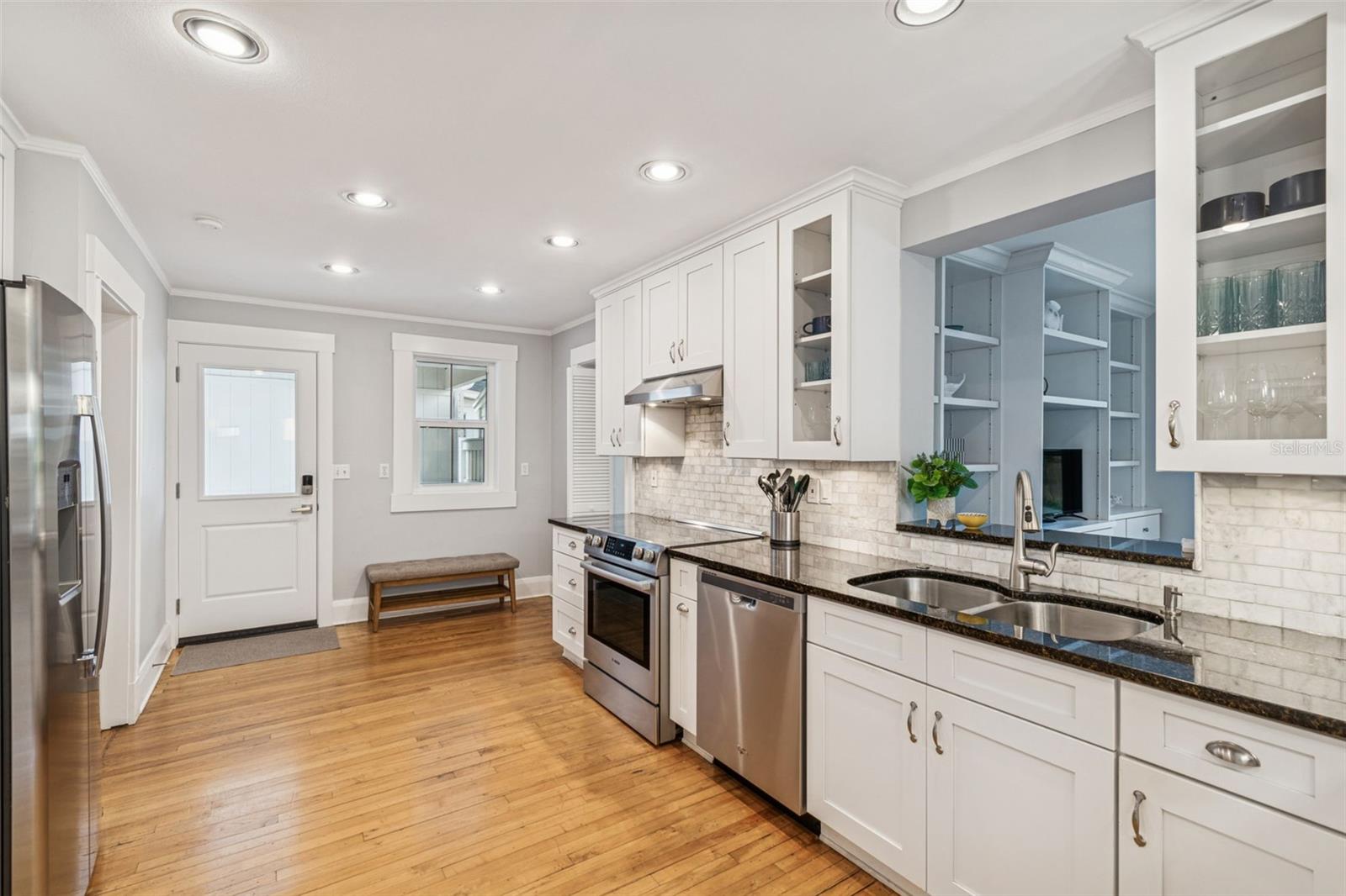 NORTH NEW SUBURB BEAUTIFUL - Residential