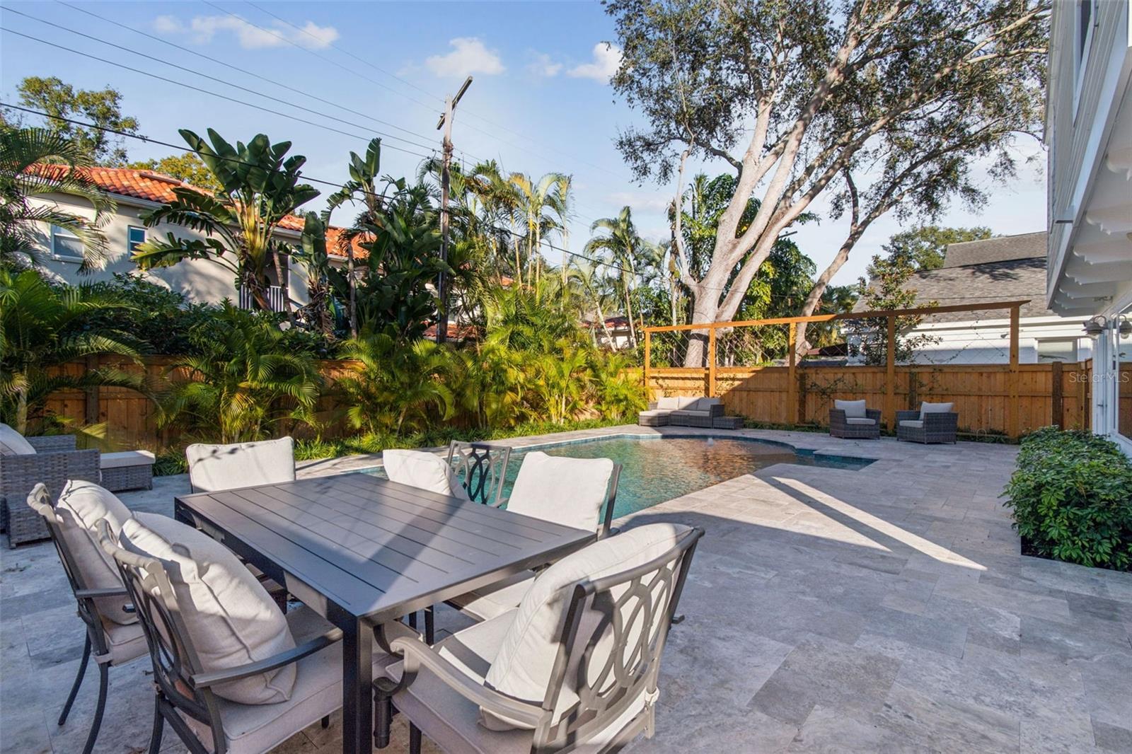 NORTH NEW SUBURB BEAUTIFUL - Residential