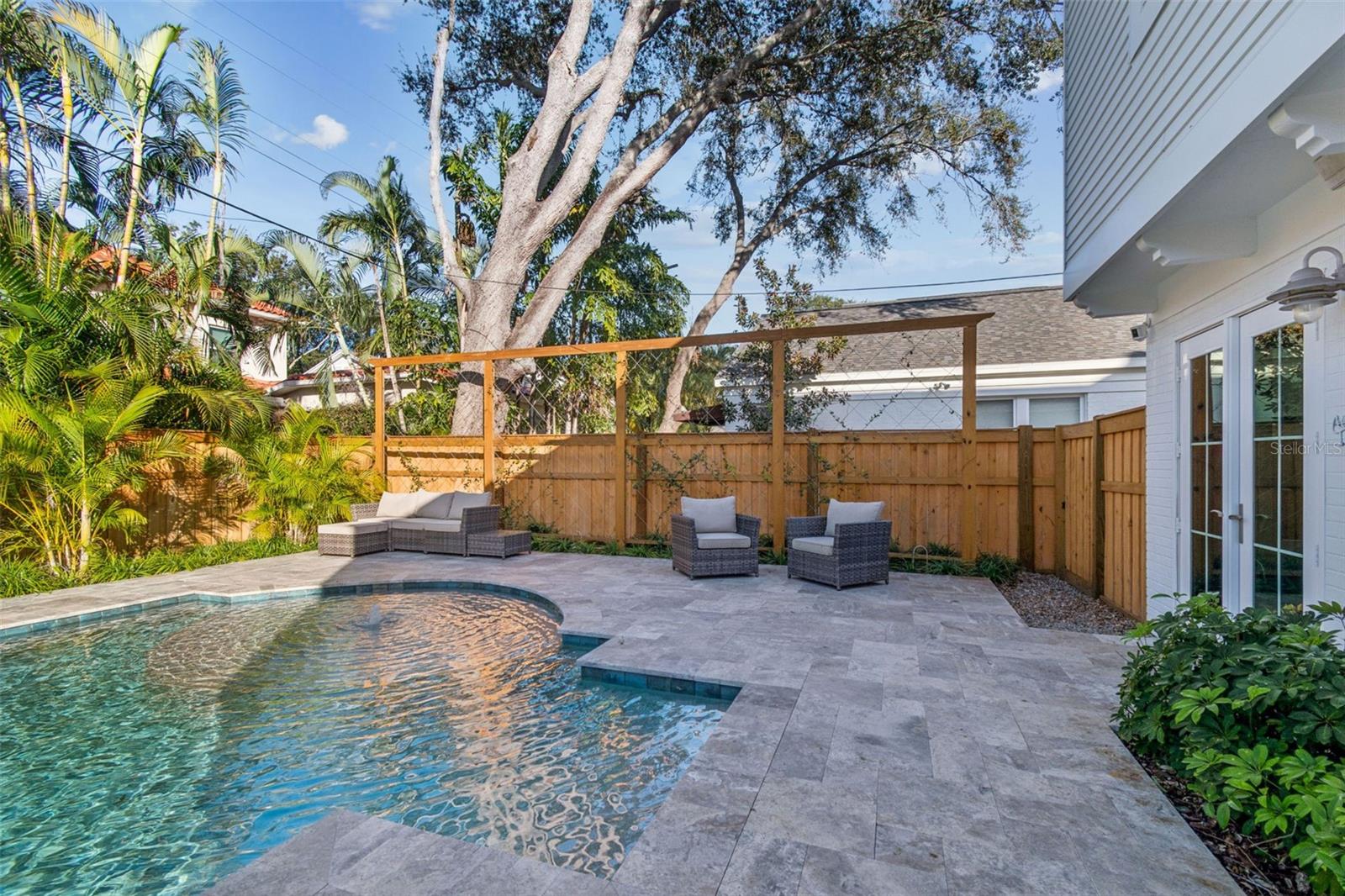 NORTH NEW SUBURB BEAUTIFUL - Residential