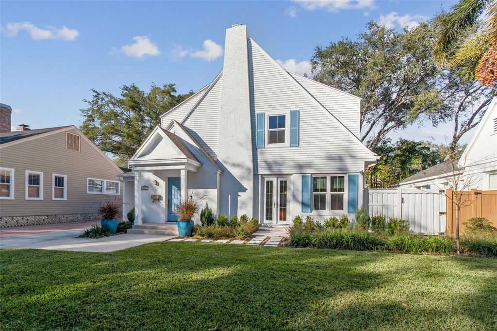 Photo of 2527 W Watrous Avenue, Tampa, FL 33629 (MLS # TB8465281)