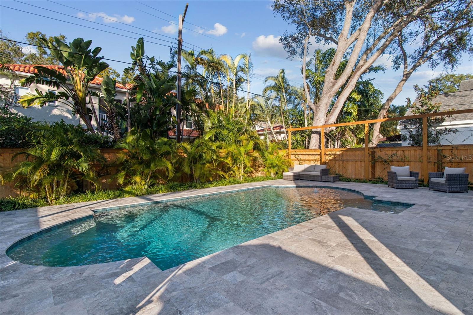 NORTH NEW SUBURB BEAUTIFUL - Residential