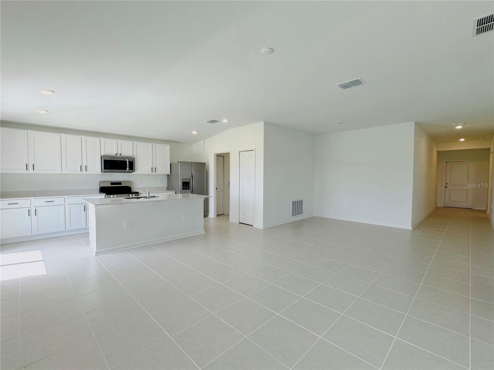 RANCHES/LK MCLEOD I - Residential Lease