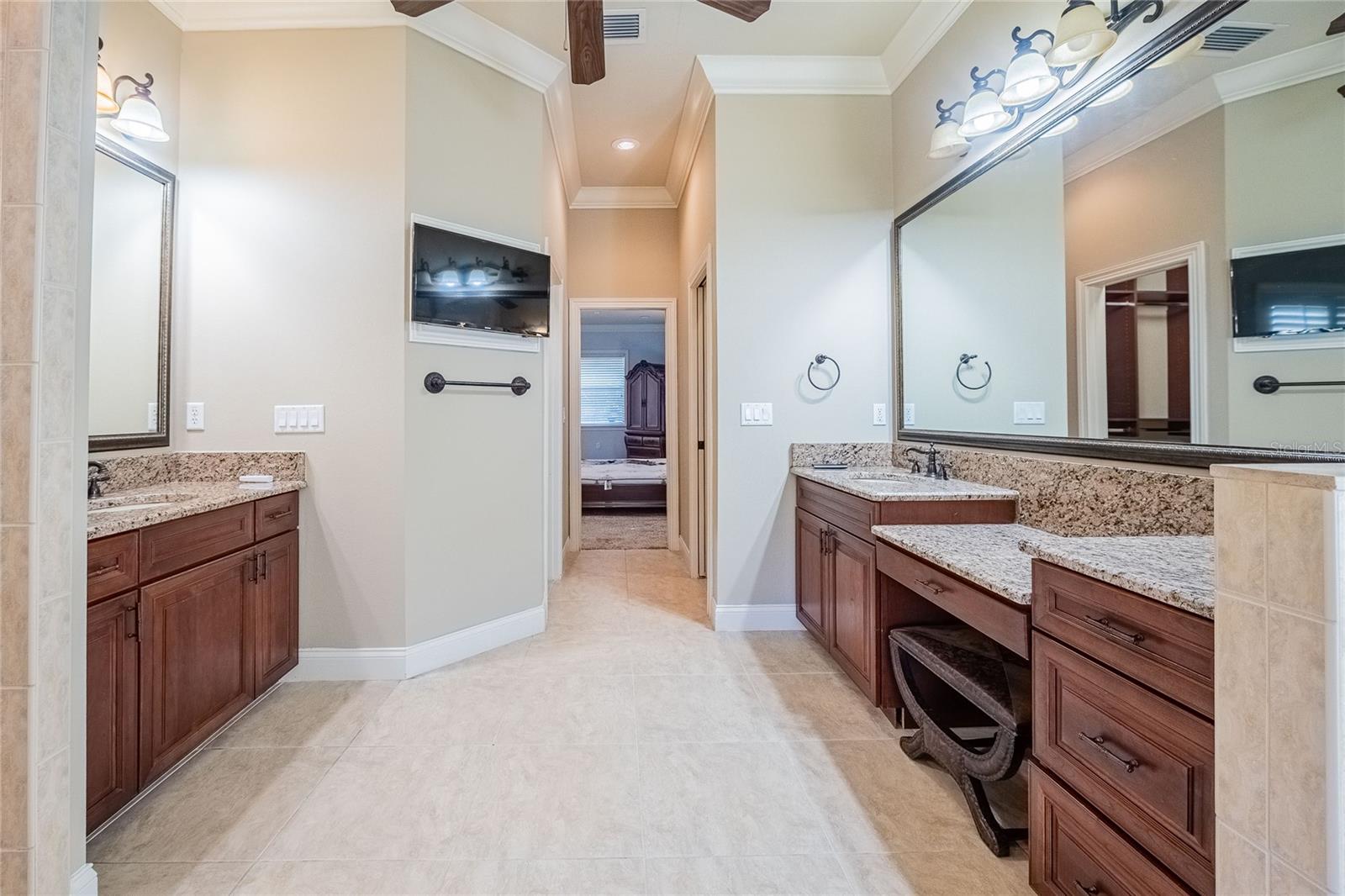 CRESCENT WOODS - Residential