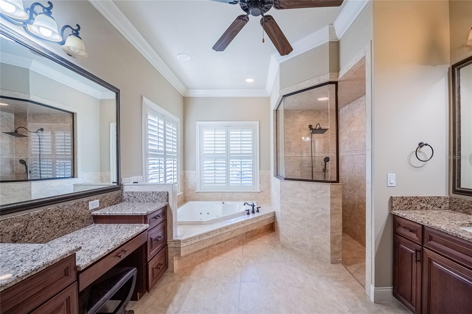 CRESCENT WOODS - Residential