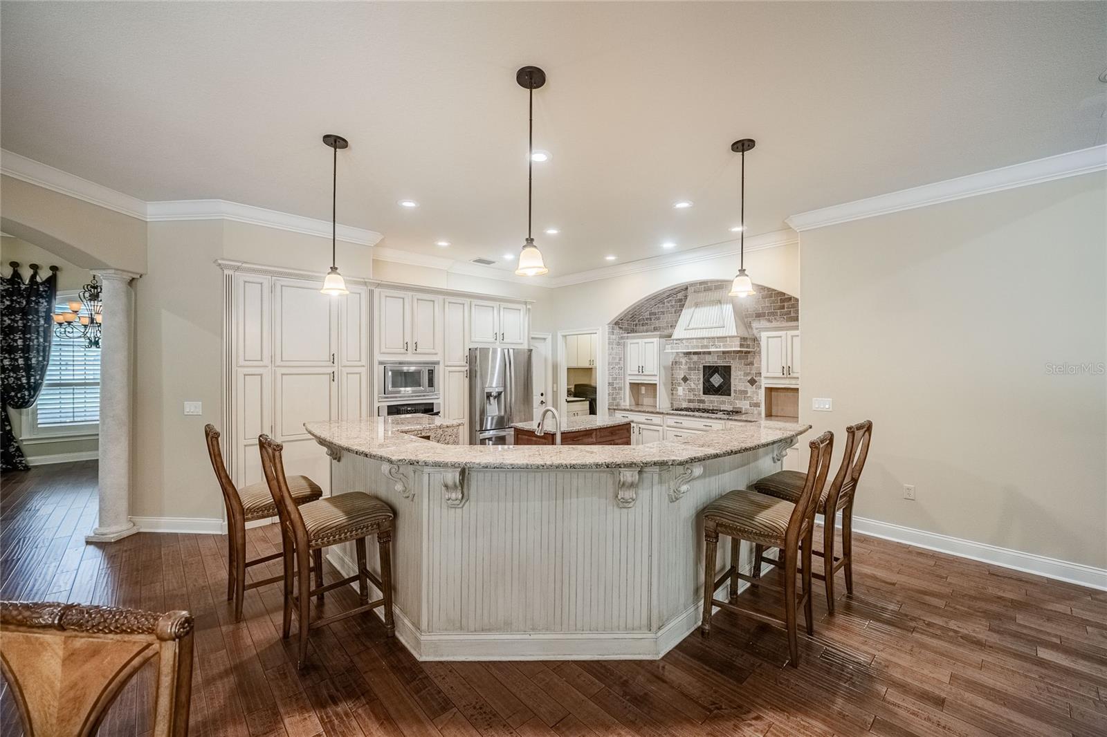 CRESCENT WOODS - Residential
