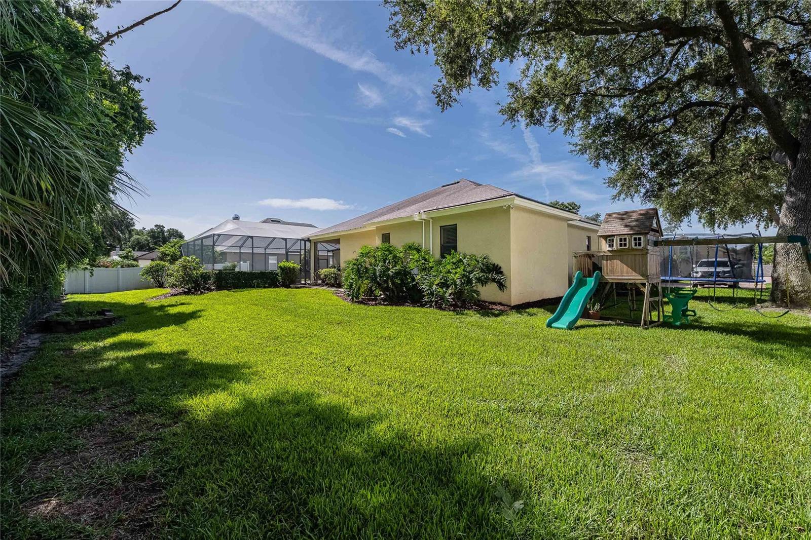 CRESCENT WOODS - Residential
