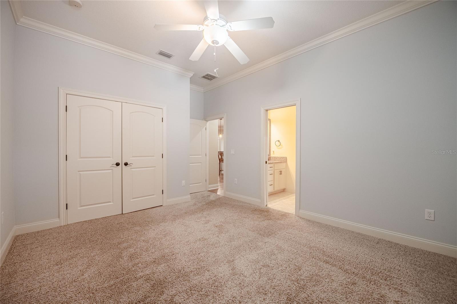 CRESCENT WOODS - Residential