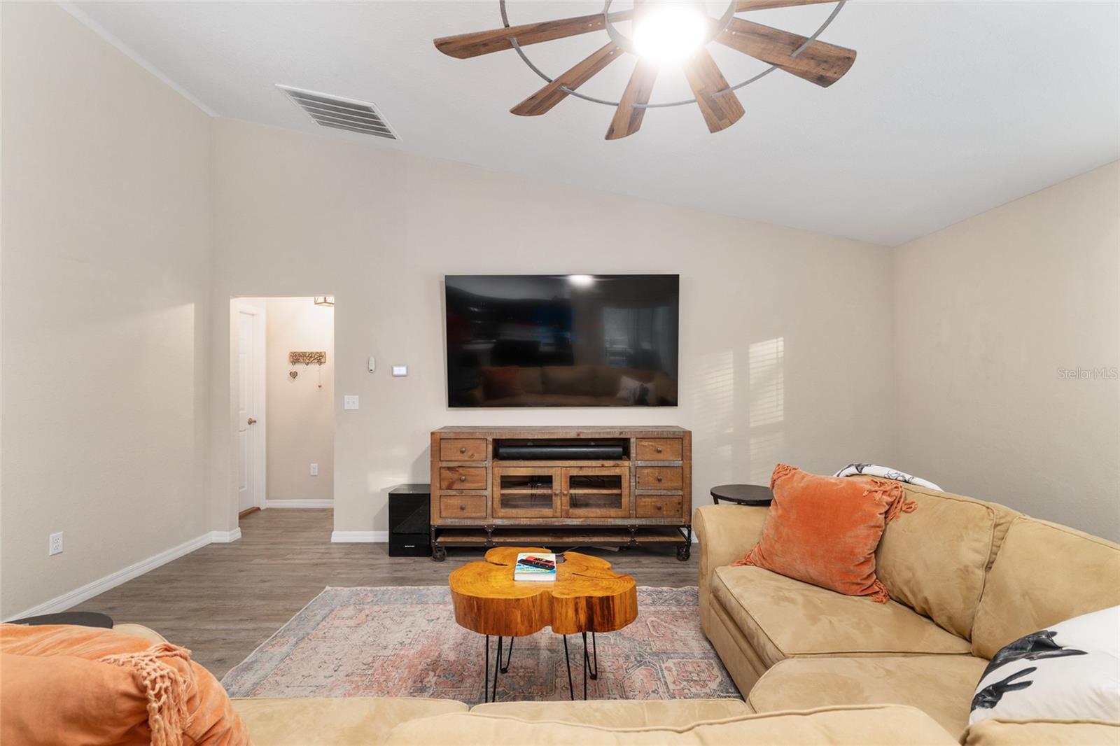 ROLLING HILLS UN 03 - Residential