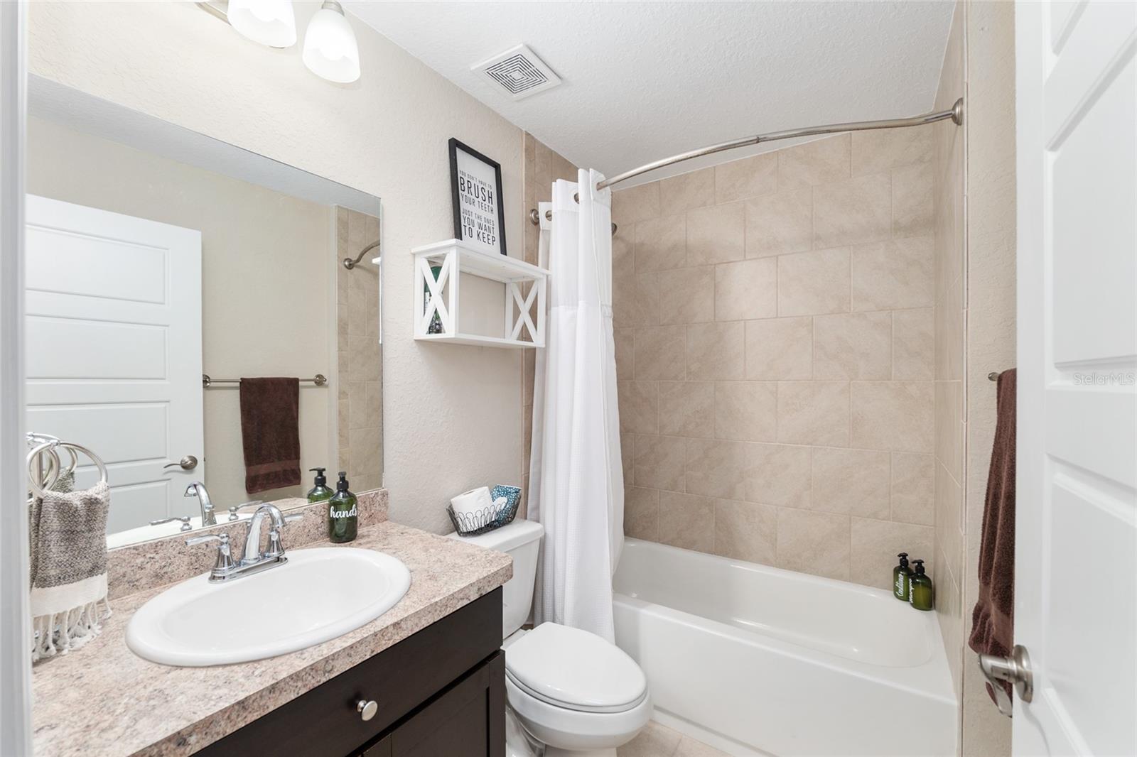 ROLLING HILLS UN 03 - Residential