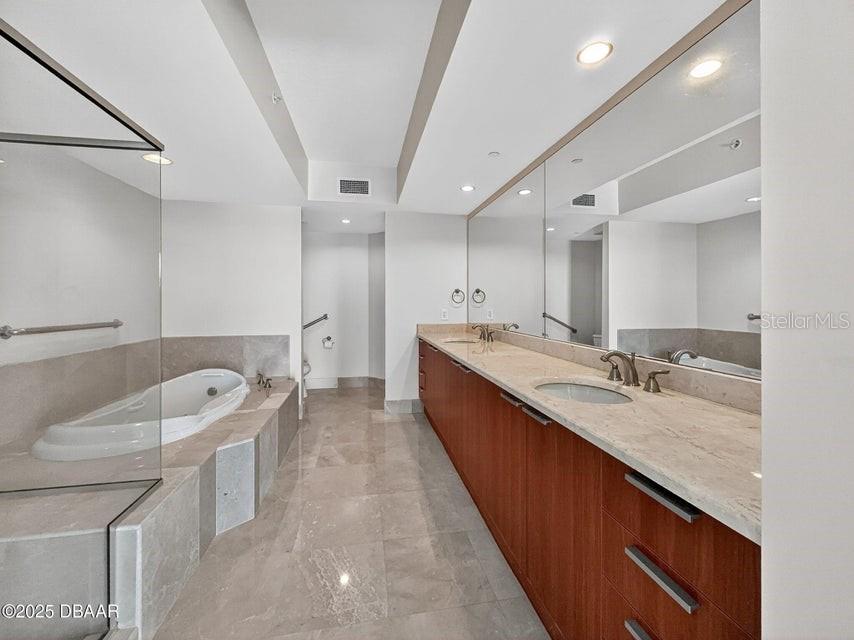 MARINA GRANDE/HALIFAX 01 - Residential