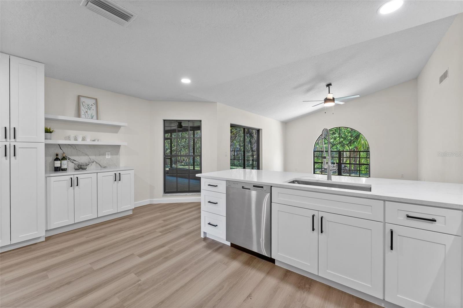 CYPRESS LAKES - Residential