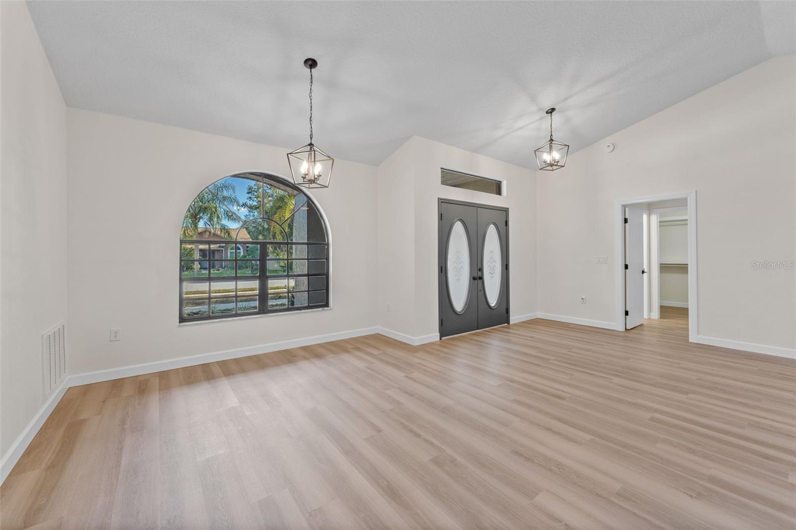 CYPRESS LAKES - Residential