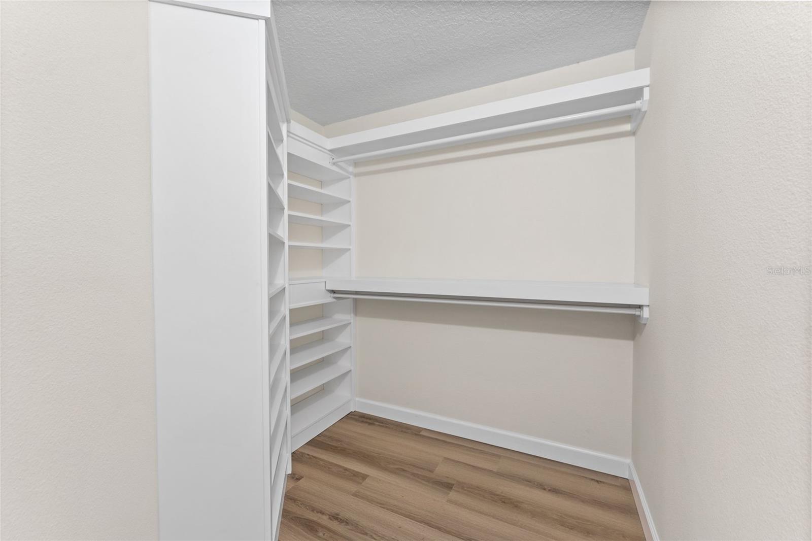 CYPRESS LAKES - Residential