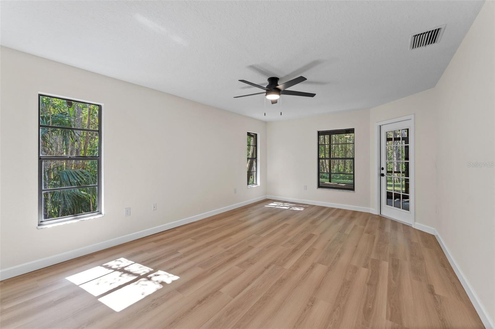 CYPRESS LAKES - Residential