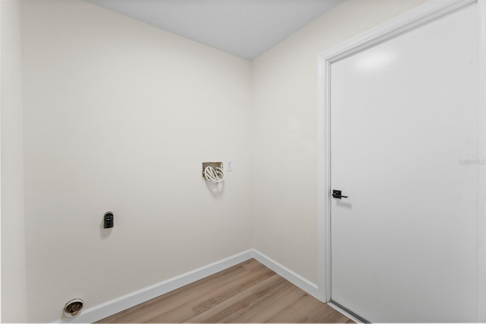 CYPRESS LAKES - Residential