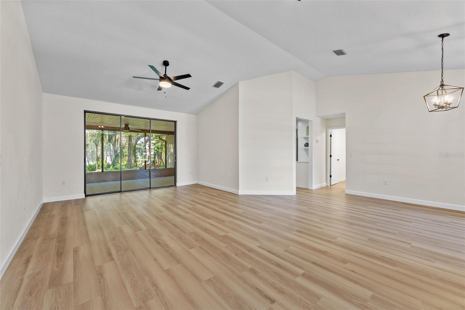 CYPRESS LAKES - Residential