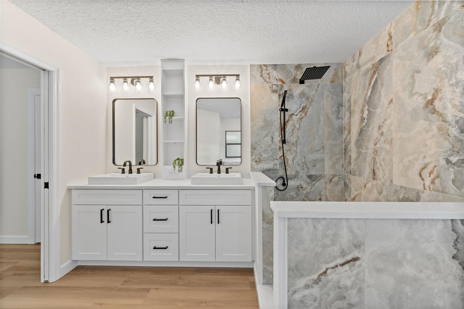 CYPRESS LAKES - Residential