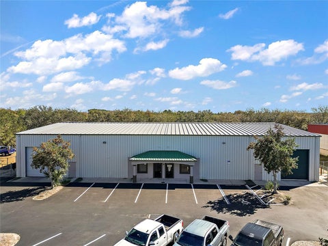 Photo of 1811 Greenleaf Lane, Leesburg, FL 34748 (MLS # G5117254)