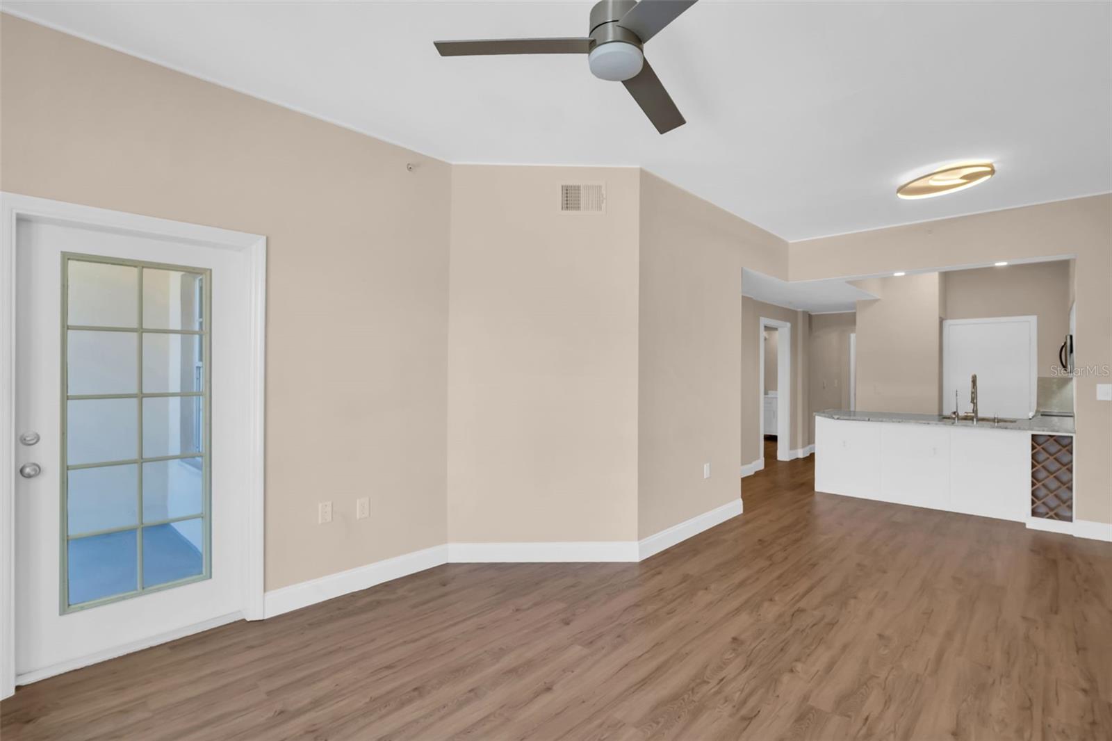 200 4TH AVENUE S 324