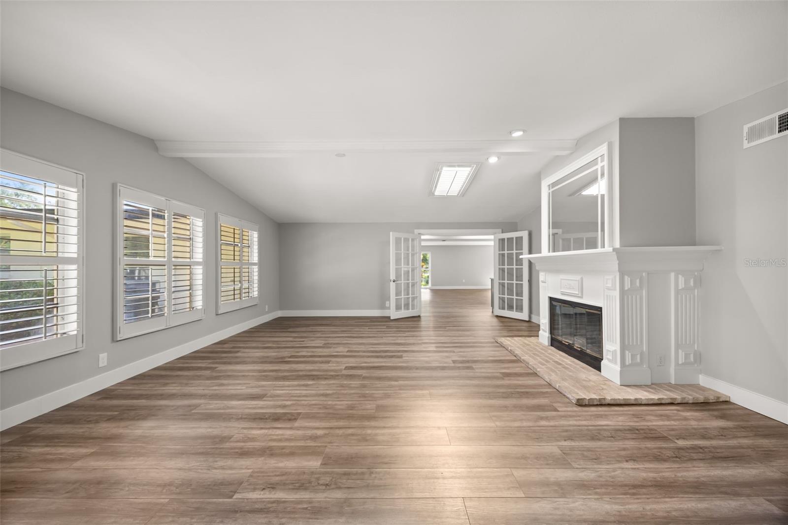 TIMBERLANE SHORES - Residential