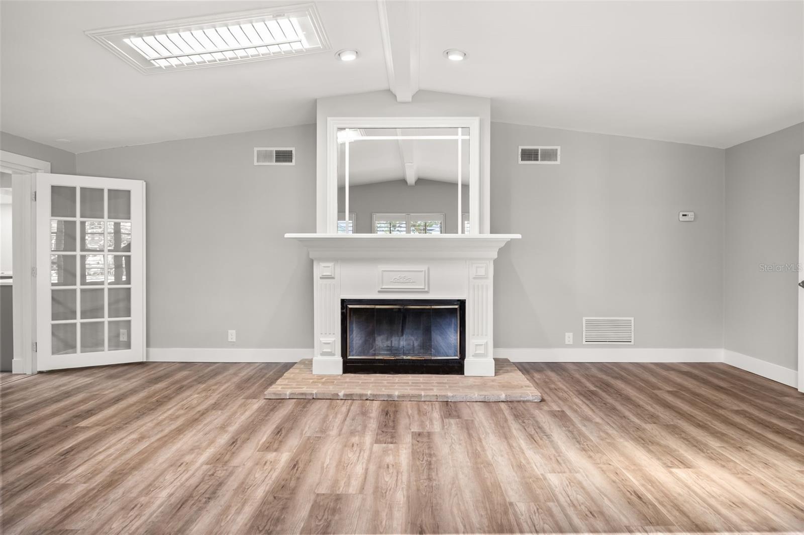 TIMBERLANE SHORES - Residential