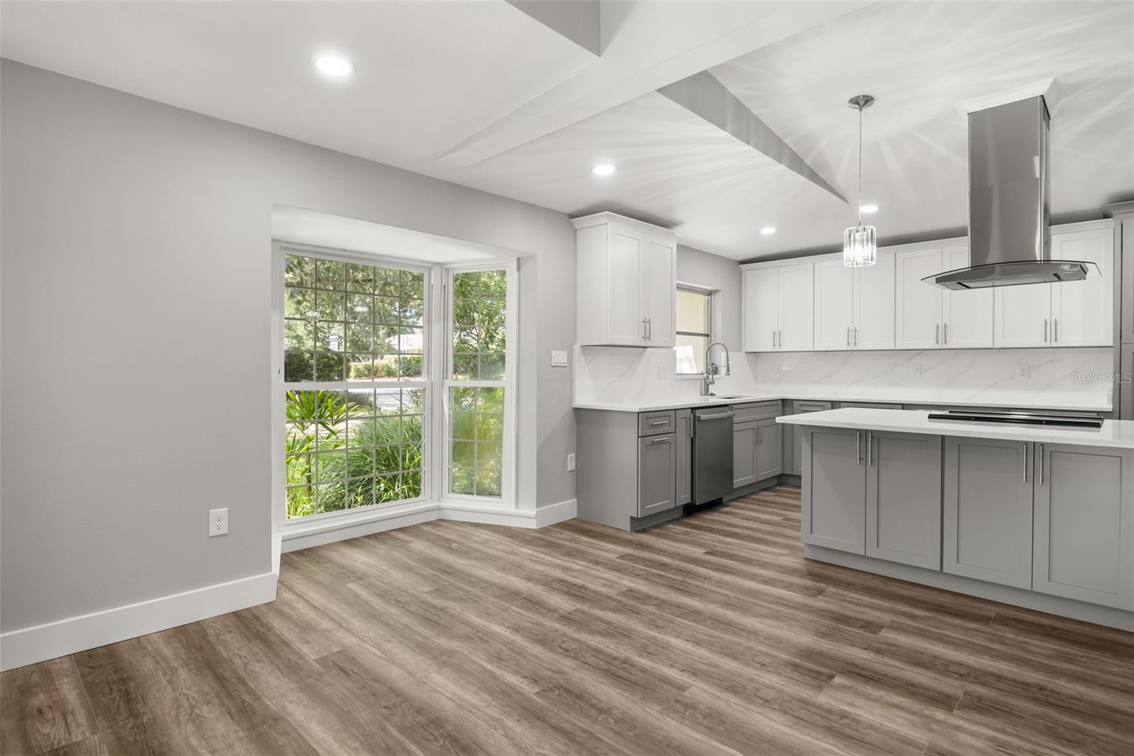 TIMBERLANE SHORES - Residential