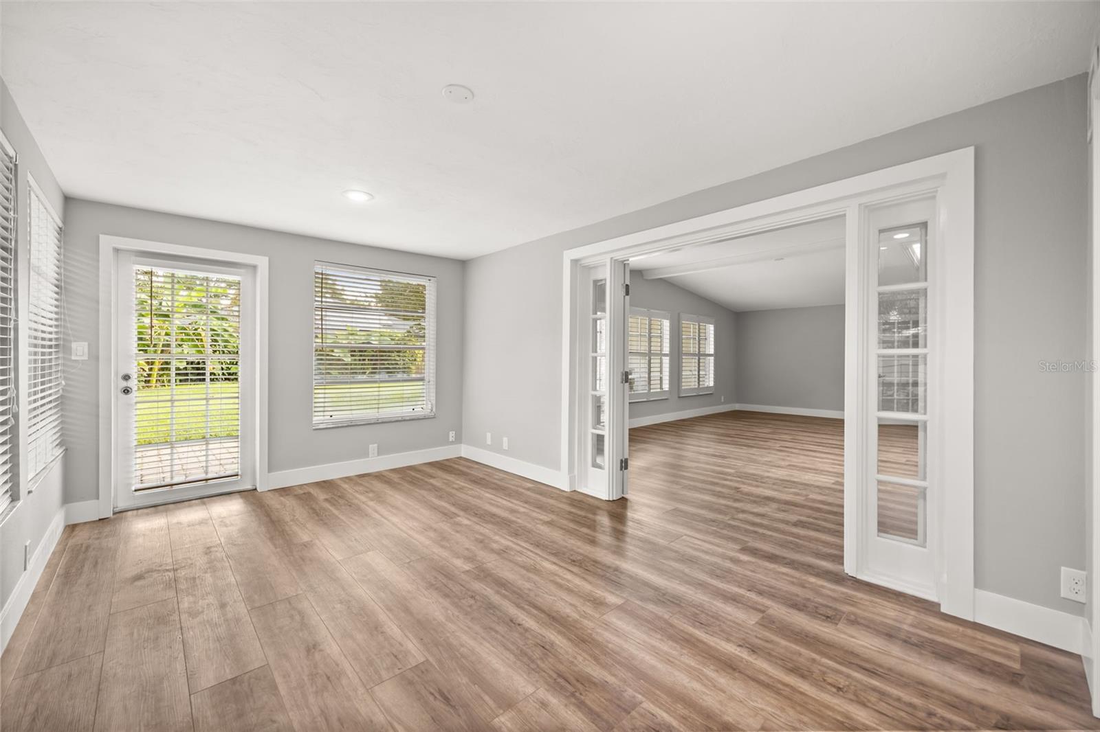 TIMBERLANE SHORES - Residential