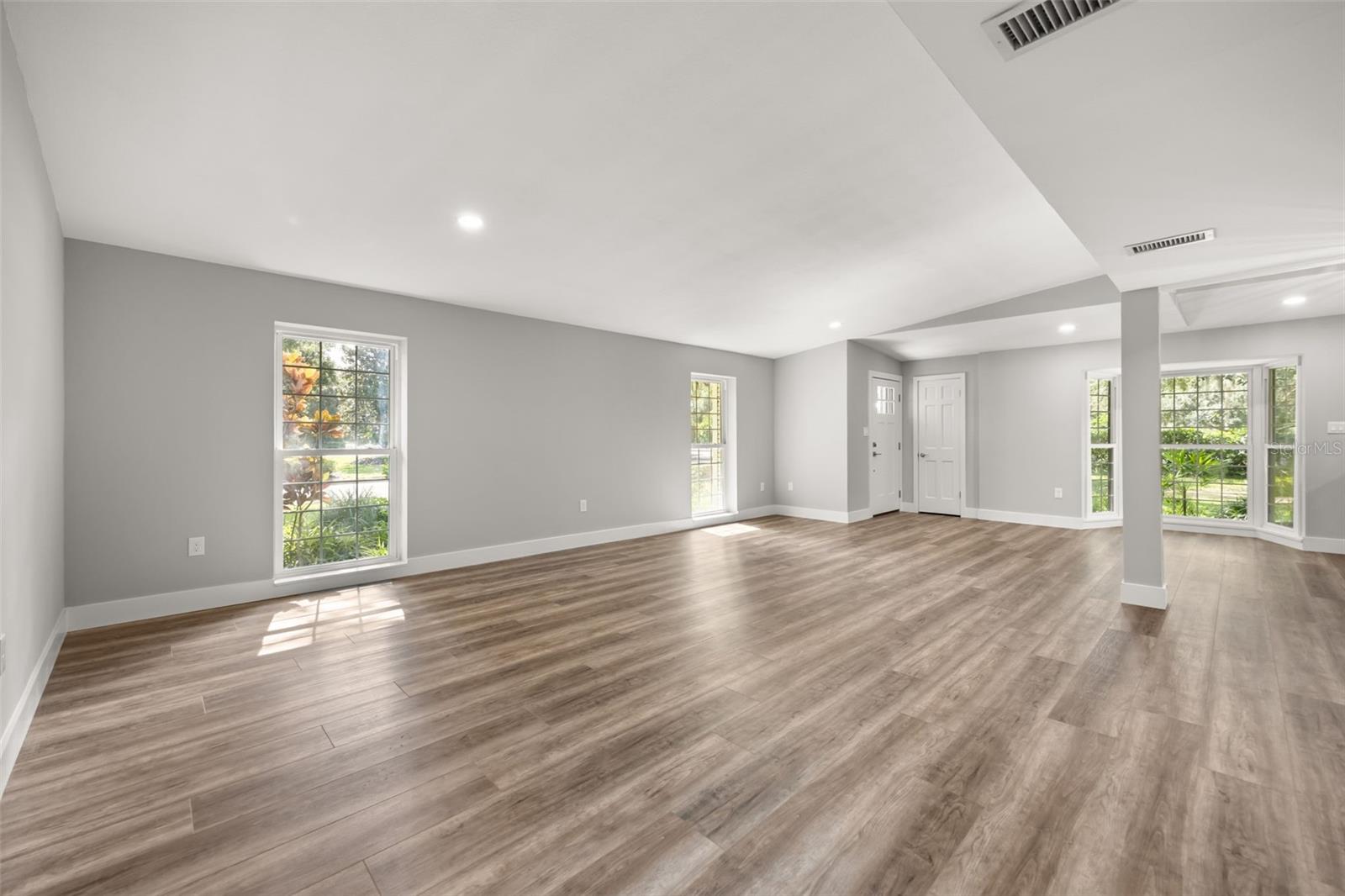 TIMBERLANE SHORES - Residential