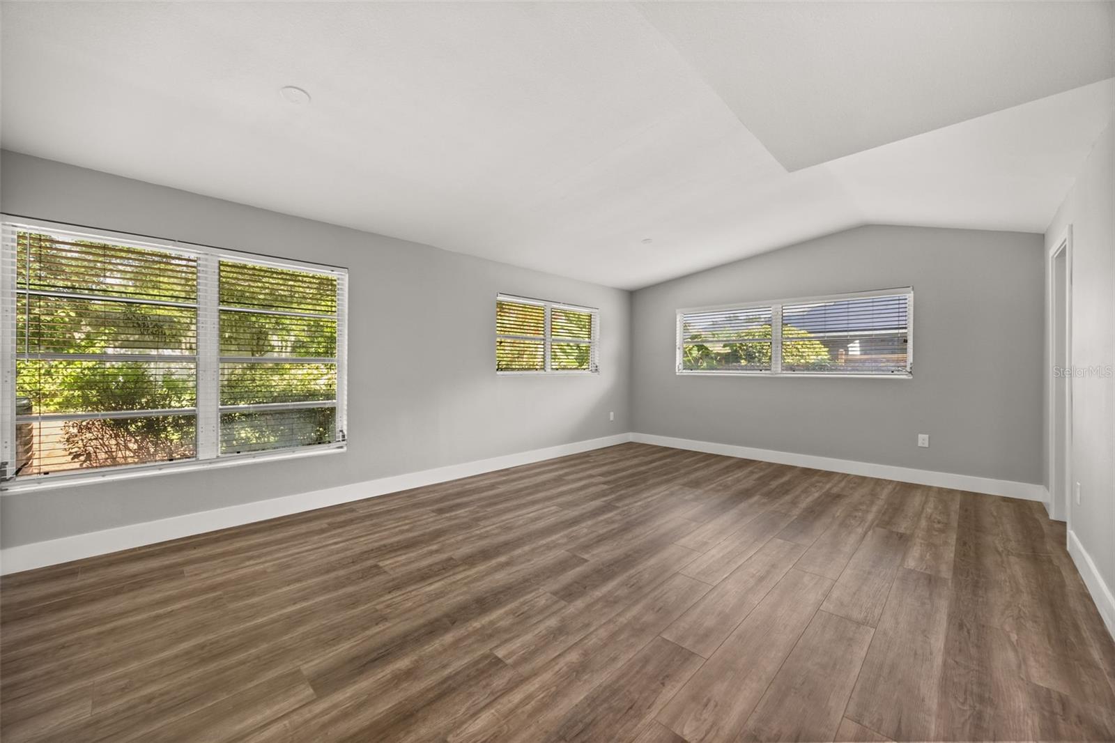 TIMBERLANE SHORES - Residential