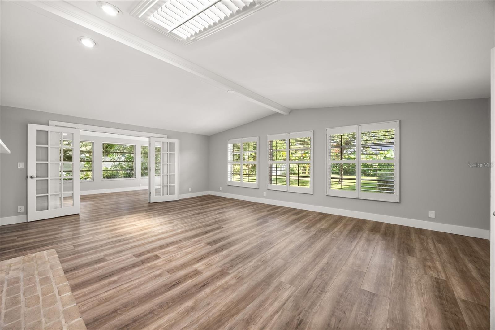 TIMBERLANE SHORES - Residential