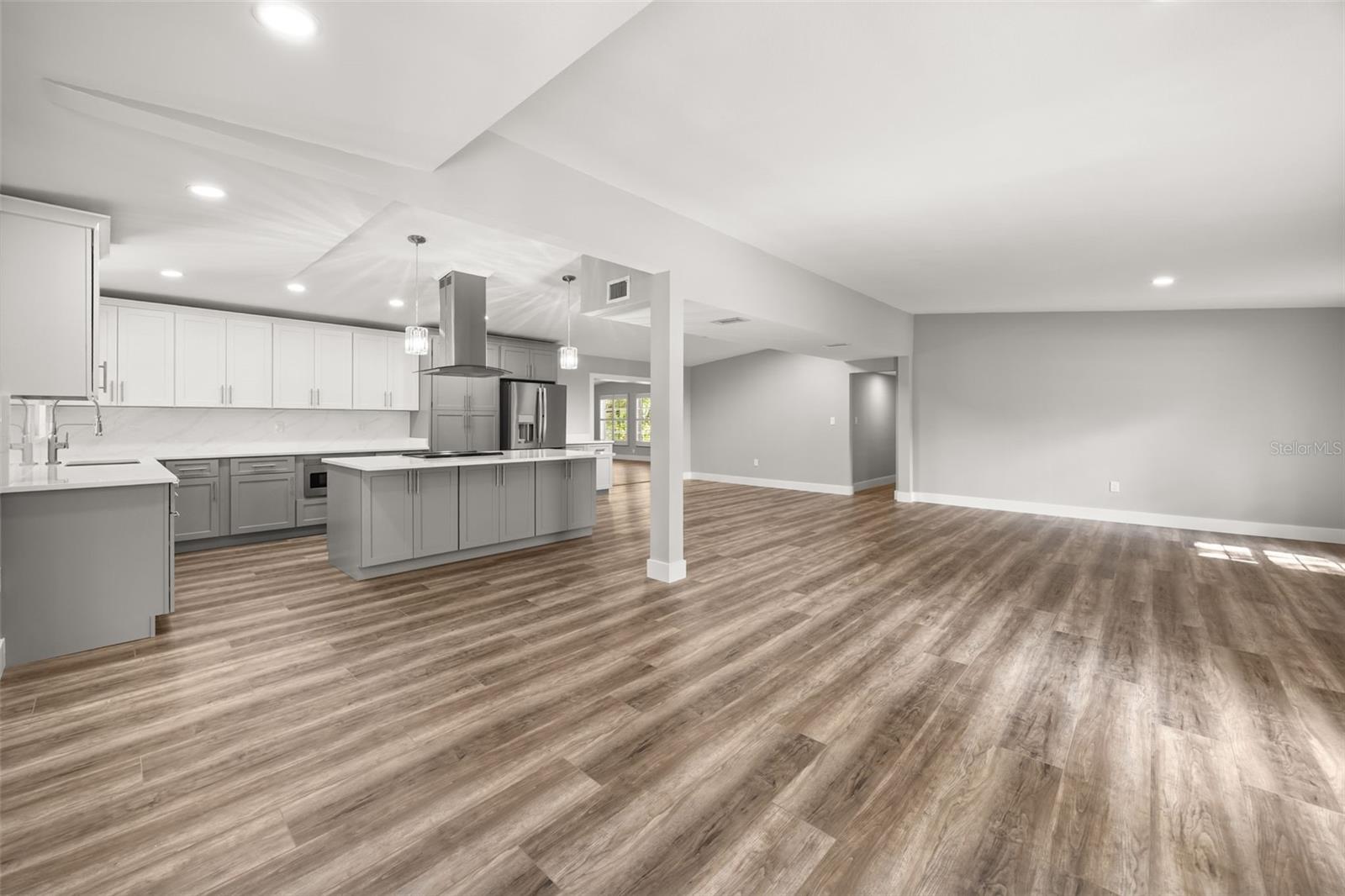 TIMBERLANE SHORES - Residential