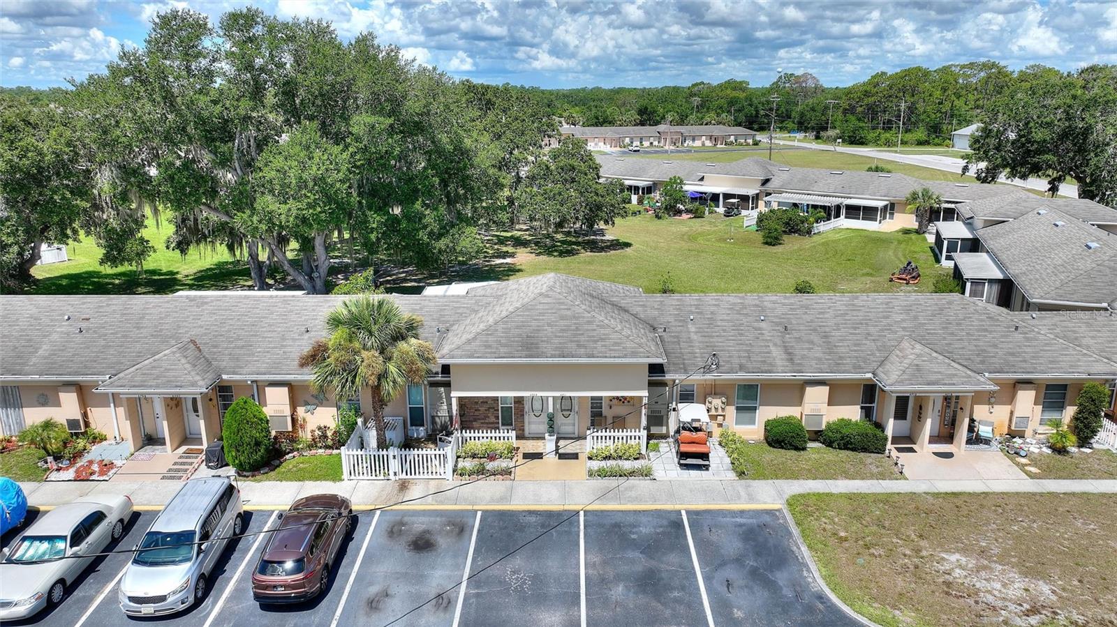 LAKESHORE CLUB - Residential