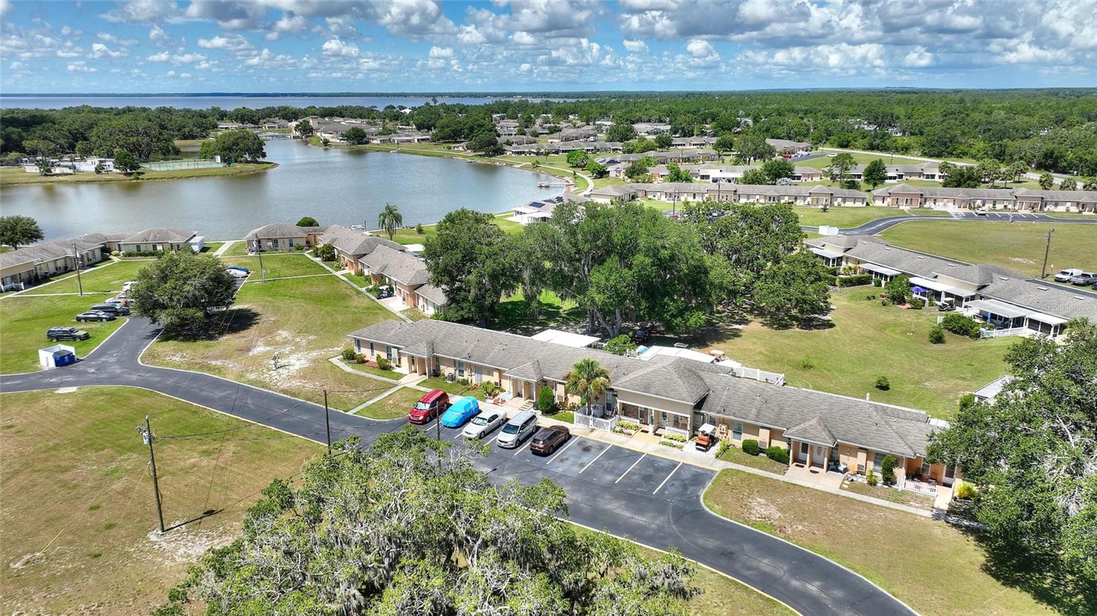 LAKESHORE CLUB - Residential