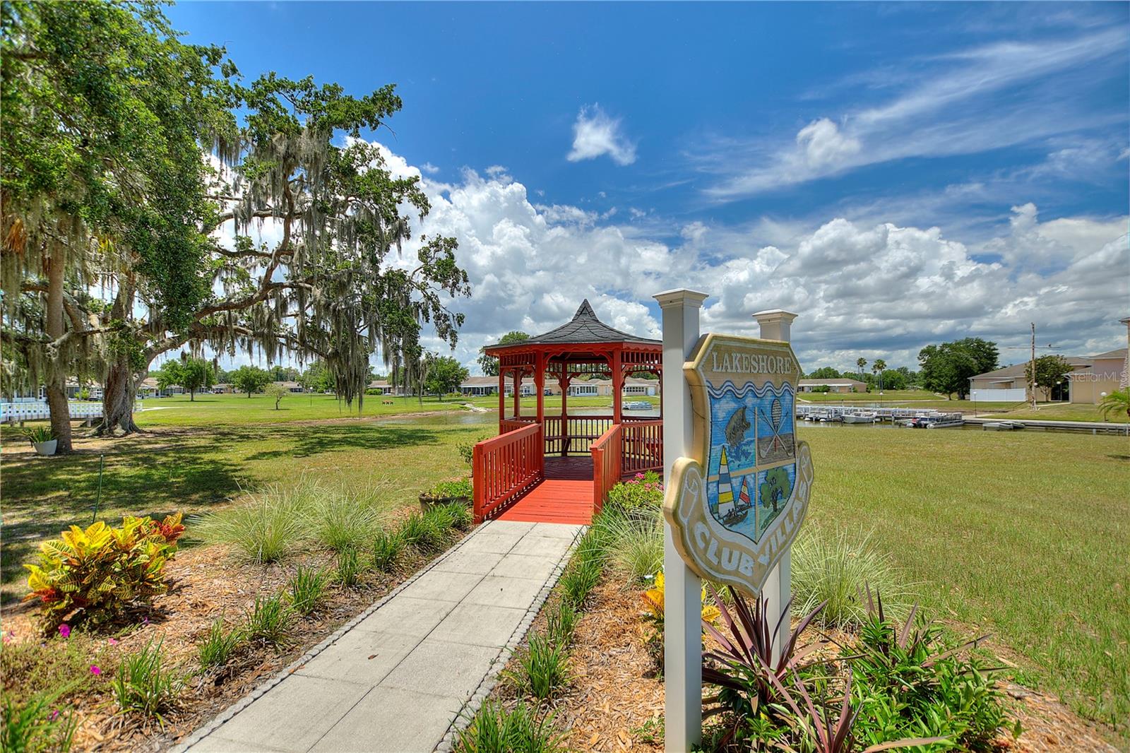LAKESHORE CLUB - Residential
