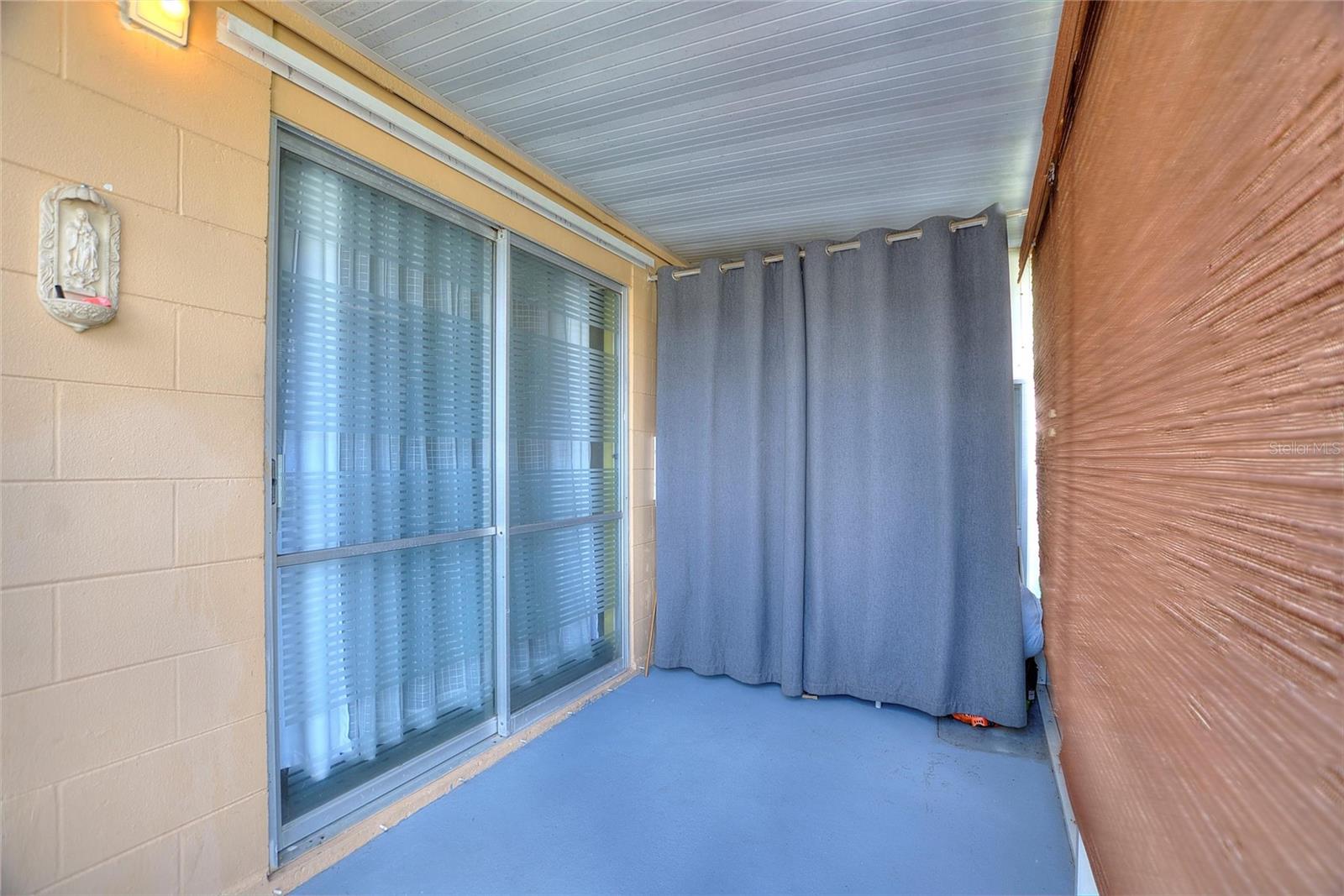 LAKESHORE CLUB - Residential