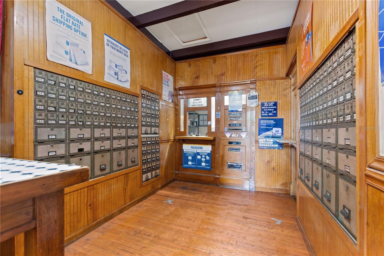 LAKESHORE CLUB - Residential