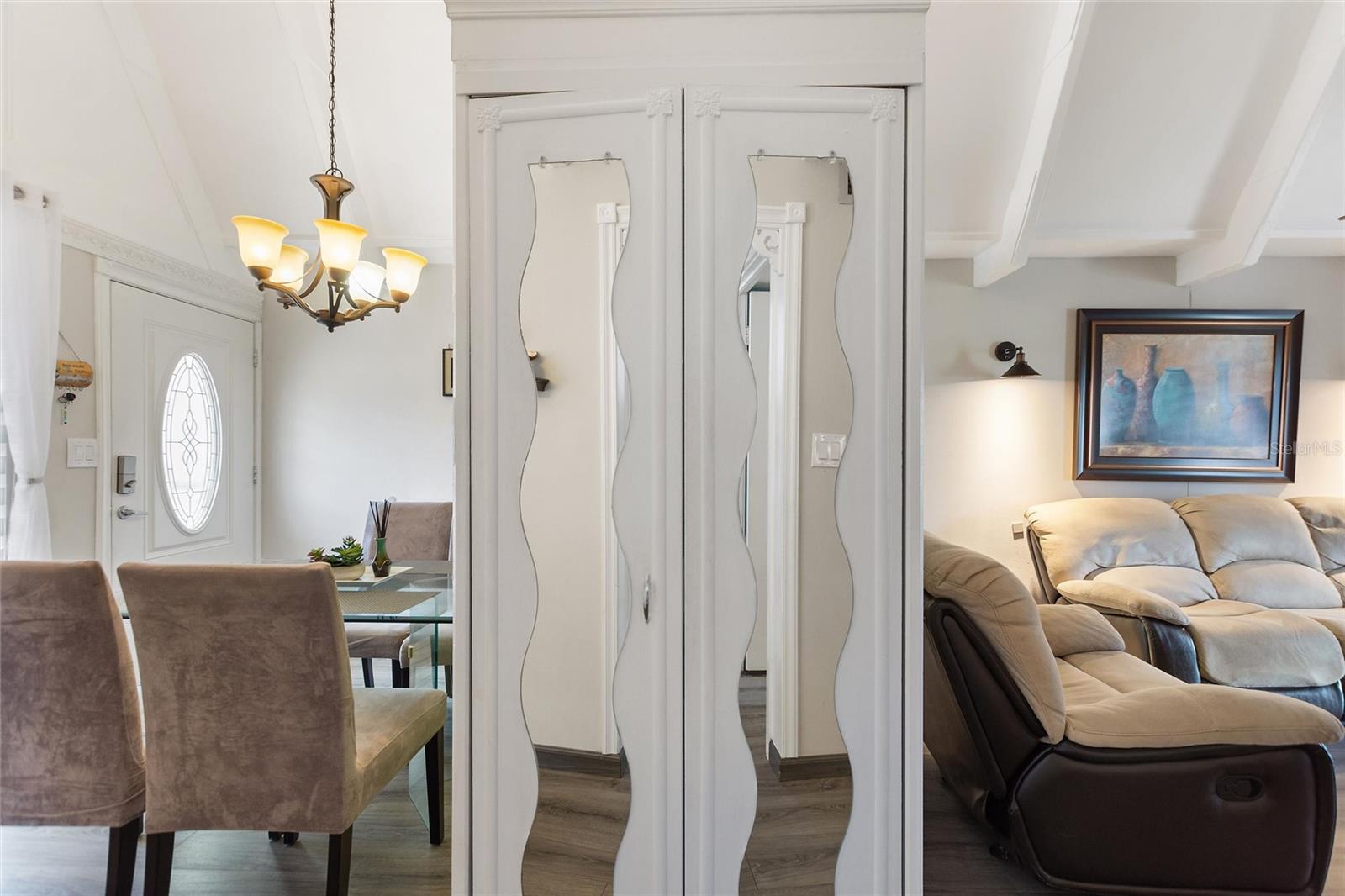 LAKESHORE CLUB - Residential