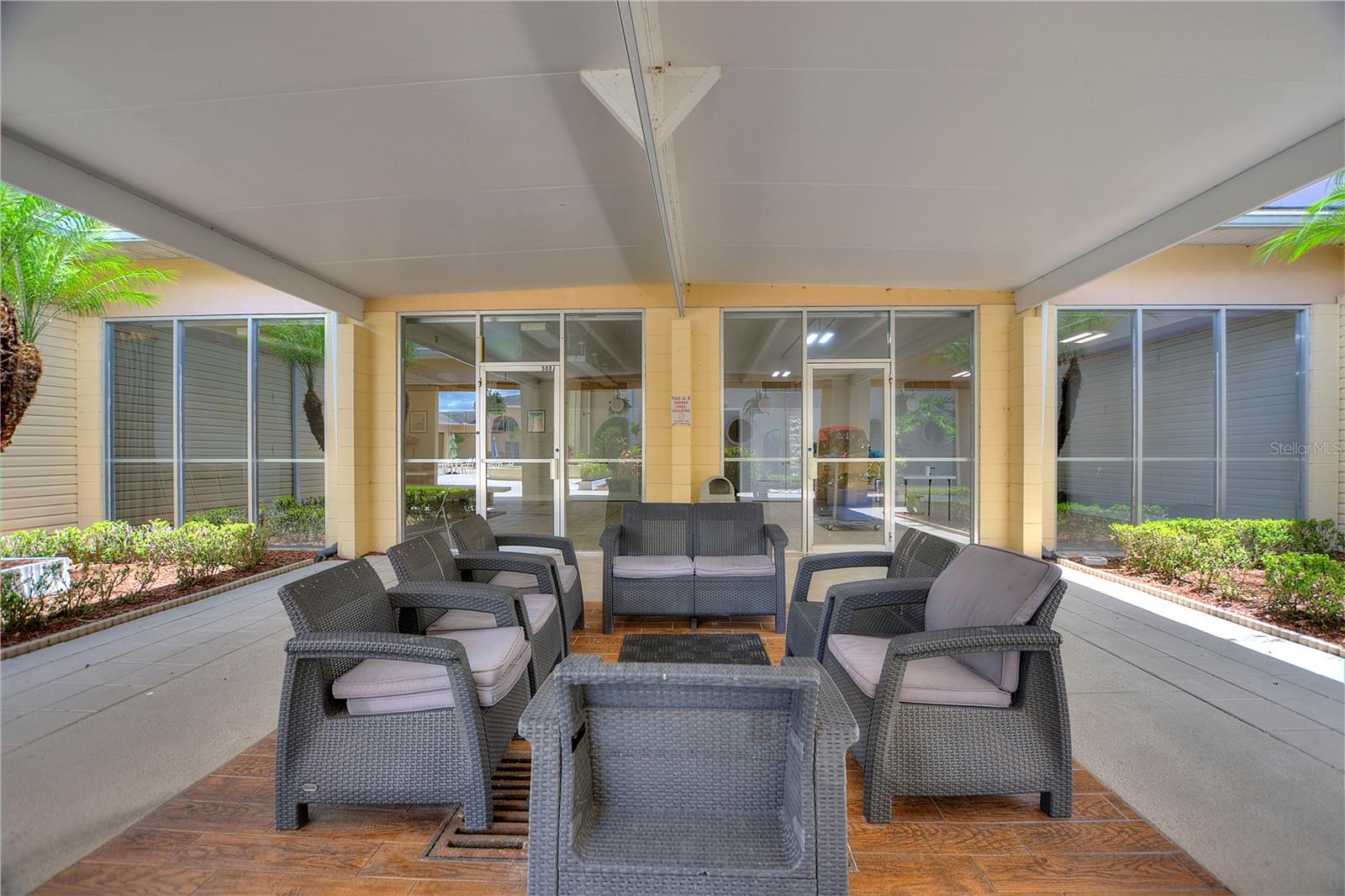 LAKESHORE CLUB - Residential